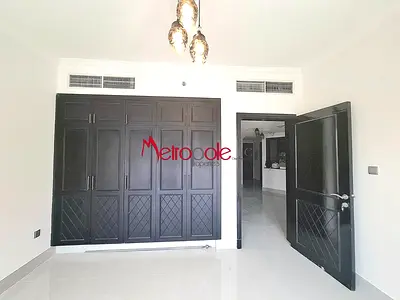 FULLY UPGRADE | VACANT |LAYOUT OF 1BR