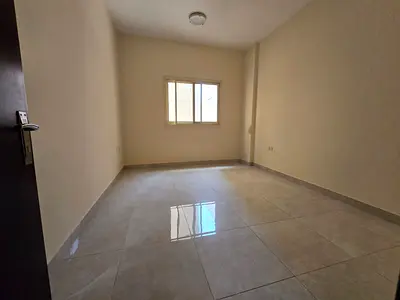 سكن راقٍ بإطلالة مفتوحة – غرفة وصالة في الجرف 2 على شارع الشيخ عمار