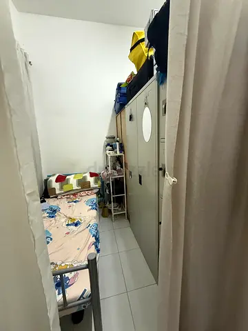 Bed space for 1 executive male in Al Quoz