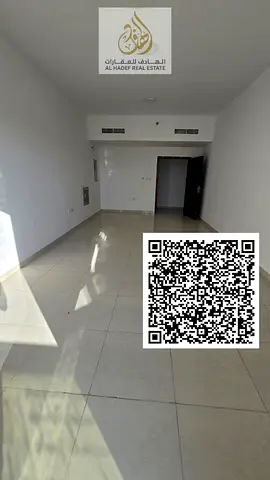 شقة للإيجار في الجرف 2، 3 غرف ماستر + صالة منفصلة، 4 حمامات، استور، مطبخ غاز مركزي، مساحات واسعة جدًا، موقع مميز قريب من المدارس وأسواق الإمارات ومركز