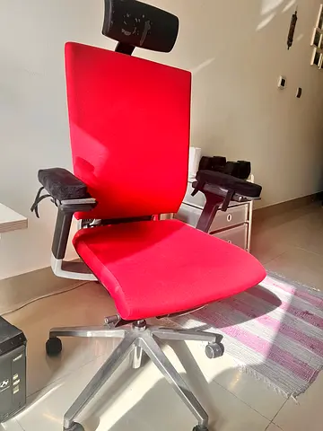 Desk chair ( Sidiz brand)