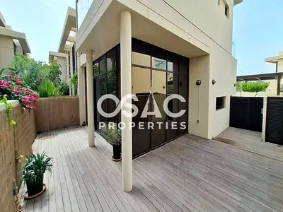 Vacant | With garden | Well maintained