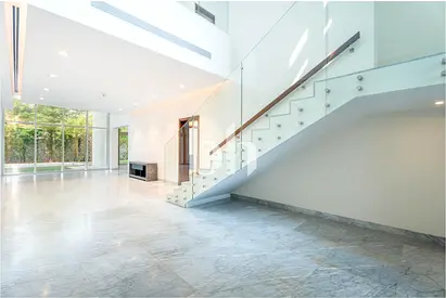 Luxury Living | Vacant | Private Pool & Garden