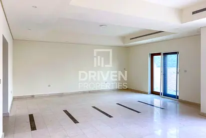 Single Row | Motivated Seller | Community View