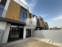 Corner Unit | G + 1 | Ready To Move | Single Row