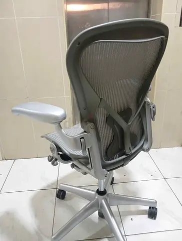 Selling for Herman Miller Areon classic chair size B size and C available