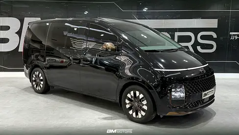 Hyundai Staria Luxury 2023 - GCC Specs - Under Warranty