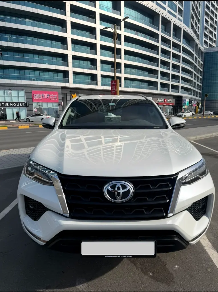 Toyota Fortuner 2024 — photo 1 of 13