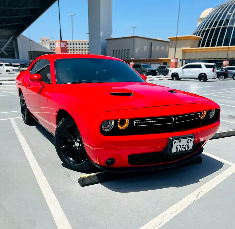 Dodge Challenger 2021 — photo 1 of 7