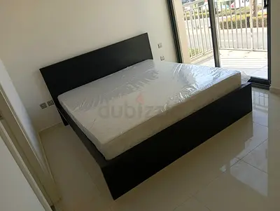 IKEA malam king size bed with IKEA mattress 180×200cm and 2 storage drawers underneath