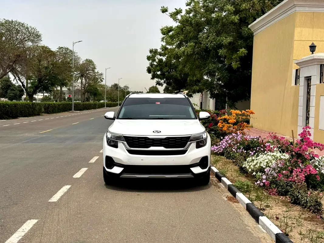 Kia Seltos 2021 — photo 1 of 12