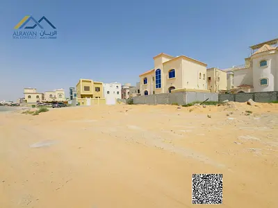 Corner lot close to services with a large setback, freehold ownership for all nationalities, permit for ground floor and two floors