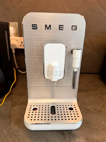 Smeg bean to cup Coffee Machine