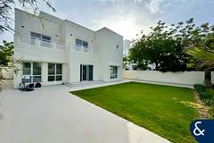Upgraded | Meadows 2 | Vacant now | 5 beds