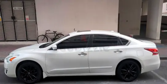 Nissan Altima SV 2015, American Specs - Well Maintained