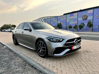 Showroom condition Dealer Warranty till 8/2027 + service contract 105km