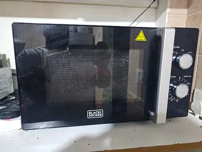 Black  Decker Countertop Microwave - Good Working Condition
