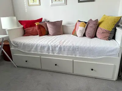 Ikea White Hemnes Daybed with Ikea mattress