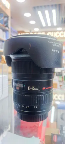 Canon EF 16-35mm Ultrasonic Lens (with hood)
