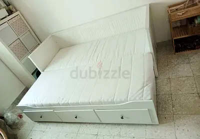 IKEA Hamnes day bed with 2 mattress and 3store drawers underneath is available excellent condition
