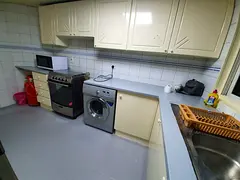 Girls/female Bedspace available sharf DG 1 mint metro