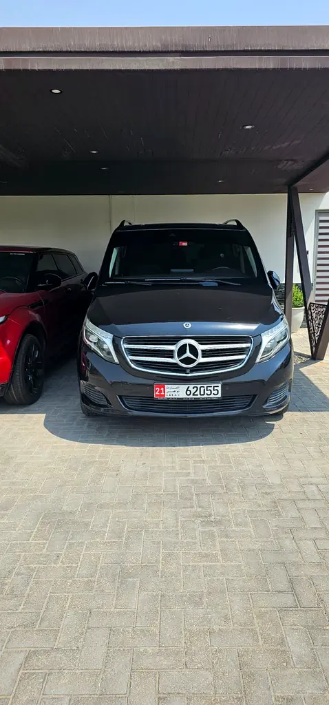 Mercedes-Benz V-Class 2018 — photo 1 of 8