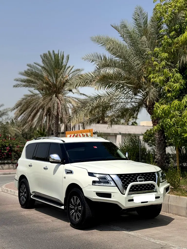 Nissan Patrol 2019 — photo 1 of 9