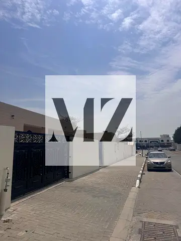 Villa for sale in Al-Durari, a very prime location, close to the main street