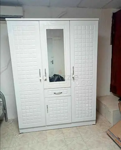 White 3-Door Wardrobe with Mirror and Drawer