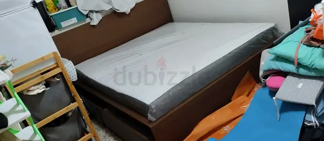 IKEA malam king size bed with IKEA mattress 180×200cm and 2 storage drawers underneath