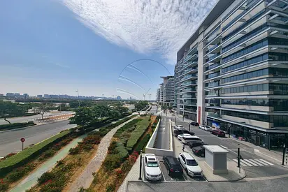 Corner | Partial Golf View | Facing Al Raha Beach