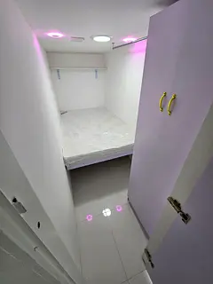 FOR LADIES PARTITION AVAILABLE