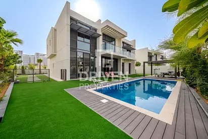 Furnished | Landscaping | Swimming pool | Elevator