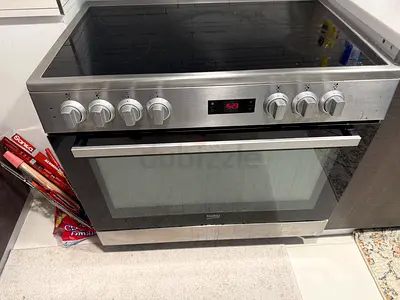 Great Beko Stainless Steel Electric Range with Ceramic Hob and Oven - Good Condition