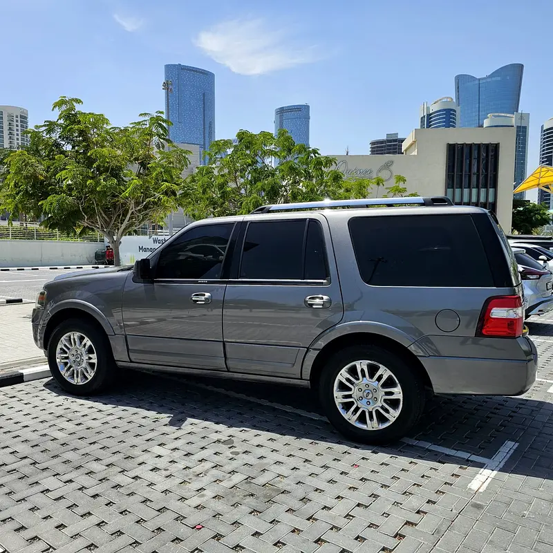 Ford Expedition 2012 — photo 1 of 19