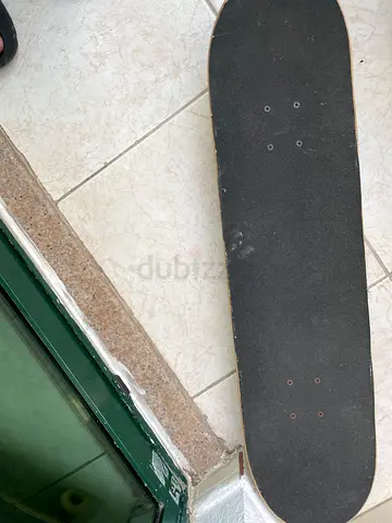 FULL SKATEBAORD FOR ONLY 40 AED