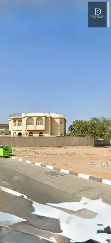 للبيع ارض بسعر ممتاز  وموقع ممتاز   ارض سكنية في *منطقة العزة* تملك للمواطنيين والخليجيين  مساحة الارض 8176 قدم مربع   على شارع قار + انارة + صرف صحي