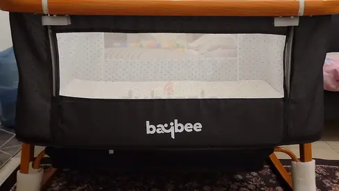 Baybee Portable Bassinet / Cradle with Mesh Sides - Good Condition
