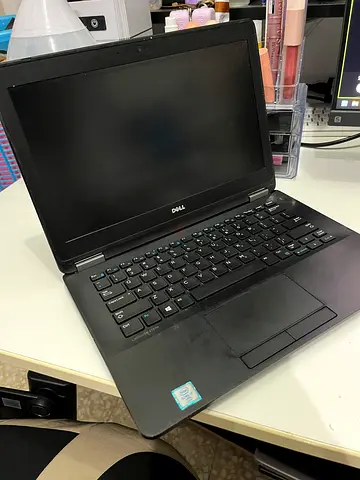 i7 intel Dell Latitude laptop- with 8gb RAM and No Storage - 300 FIXED- Battery Working ✓✓✓
