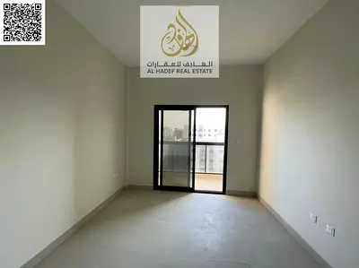 شقة غرفة وصالة أول ساكن للإيجار السنوي في عجمان الجرف 3 بمساحات واسعة مع 2 حمام وبلكونة وتشطيب فاخر وإمكانية الدفع على 6 دفعات في موقع استراتيجي قريب
