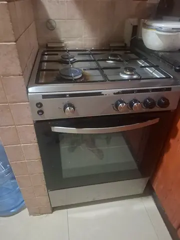 Used freestanding gas cooker with oven - stainless steel