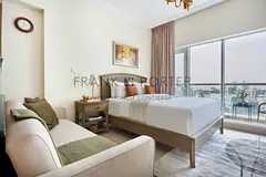 Minimalist Studio Living - Minutes to Dubai Mall | Ideal for Mid - Term, Monthly &amp; Weekley Stays