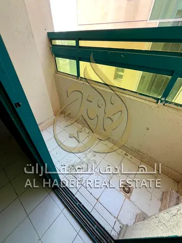 شقه غرفتين وصاله بمنطقه التعاون قريبه من مخرج دبي مع بلكونه  عائلات فقط
