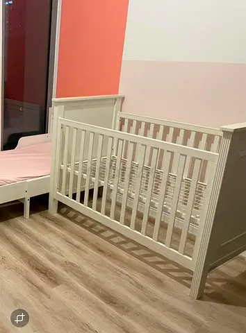 Pottery Barn 3 in 1 convertible Crib white