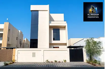 فيلا فاخرة طابقين + روف خلف الخدمات مباشرة وقريب مخرج محمد بن زايد | تملك حر لجميع الجنسيات