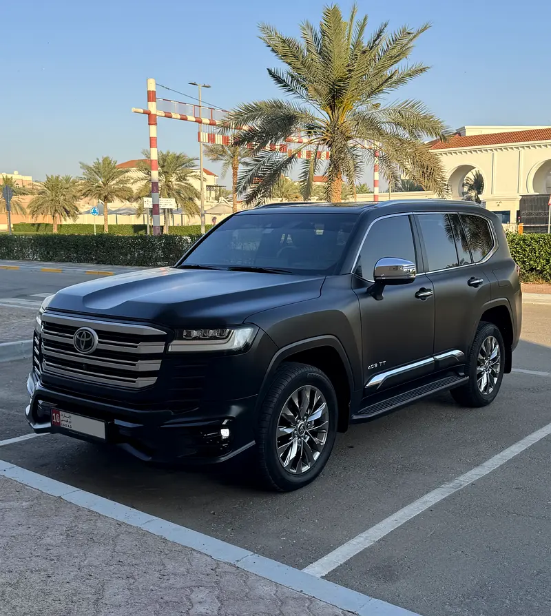 Toyota Land Cruiser 2024 — photo 1 of 1