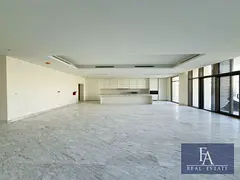 Prime location | Ready to Move | 5BR Villa