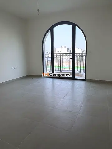 Single Row I Vacant Now | Luxury Living