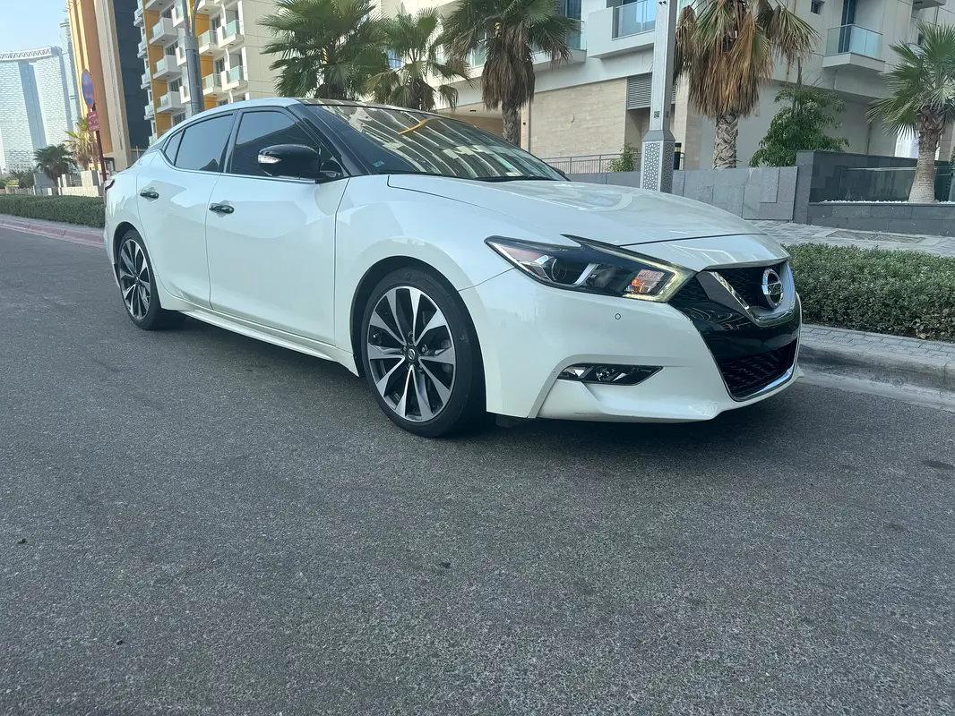 Nissan Maxima 2017 — photo 1 of 10