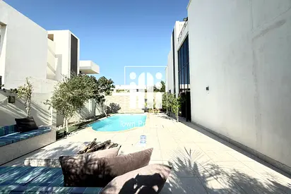 صفقه مميزه | فيلا 4 غرف نوم ماستر + غرفه خادمه | سينجل روو |